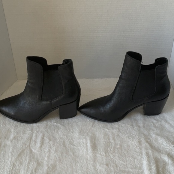 Chinese laundry Women's Black Ankle Boots - Picture 4 of 5